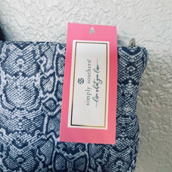 Simply Southern Gray Python Snake Tote Bag - Picture 6 of 10